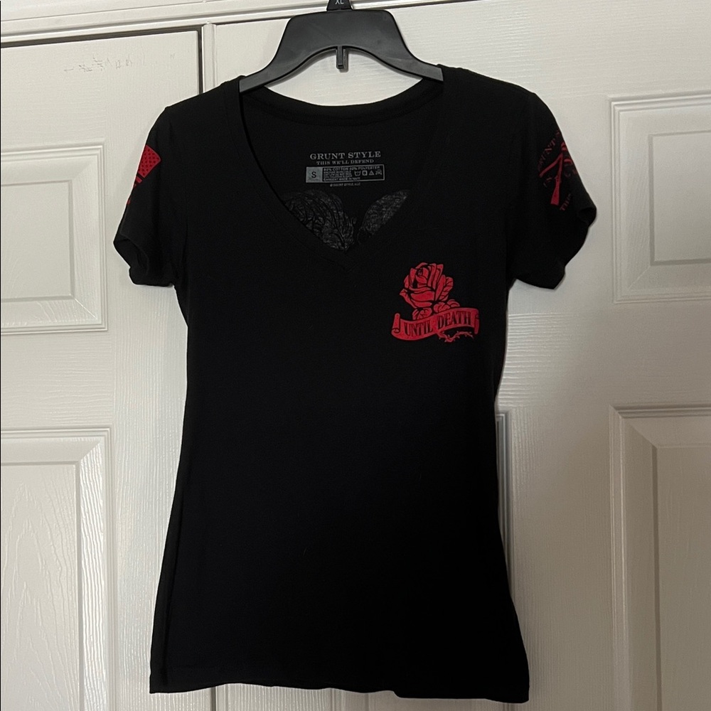 Grunt Style Women's Black Tee with Red Rose Design